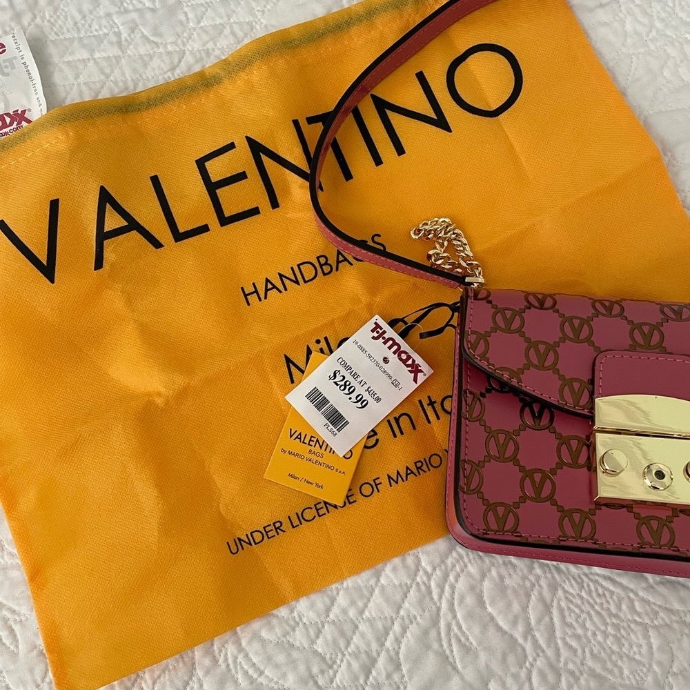 Cute pink bag!